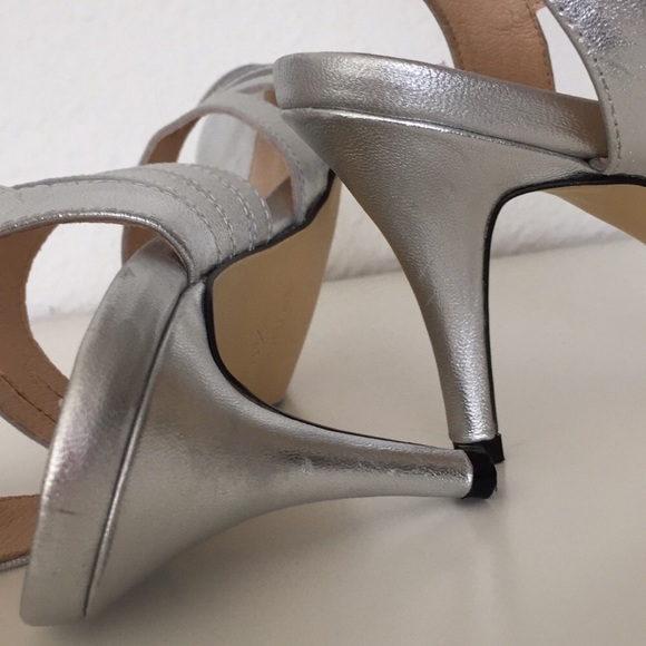 Magritte Silver Leather Sandal - Picture 5 of 7